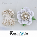 Pearl White flower pollens and stamens - Resin Wale